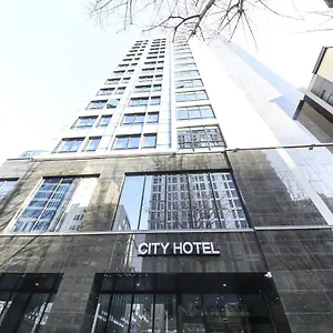 The Metro Hotel