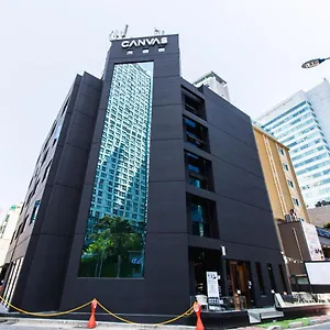 Canvas Black 호스텔